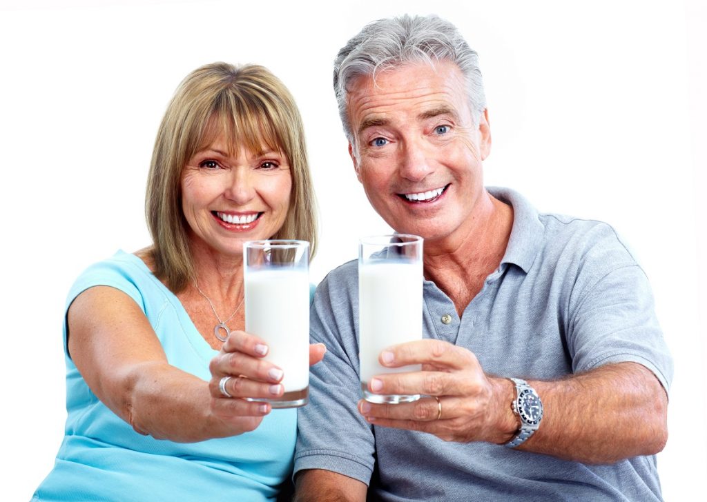 4 Tips Memilih Susu Nutrisi untuk Orang Tua